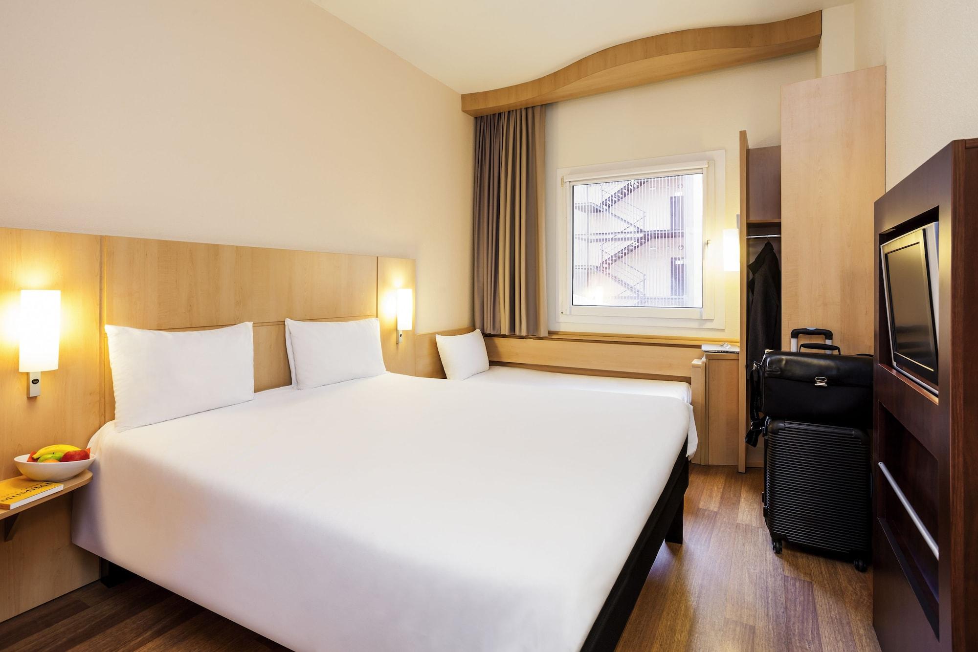 Hotel Ibis セトゥーバル エクステリア 写真