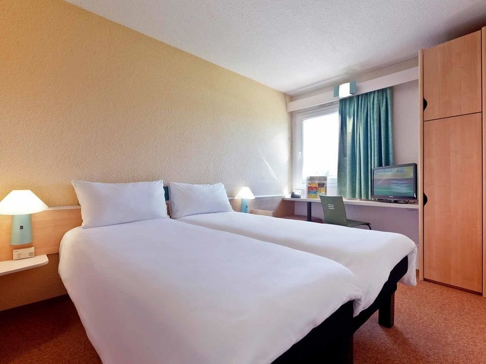 Hotel Ibis セトゥーバル 部屋 写真